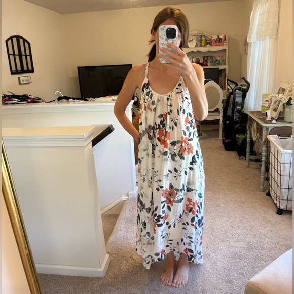 Floral dress - Picture 1 of 8